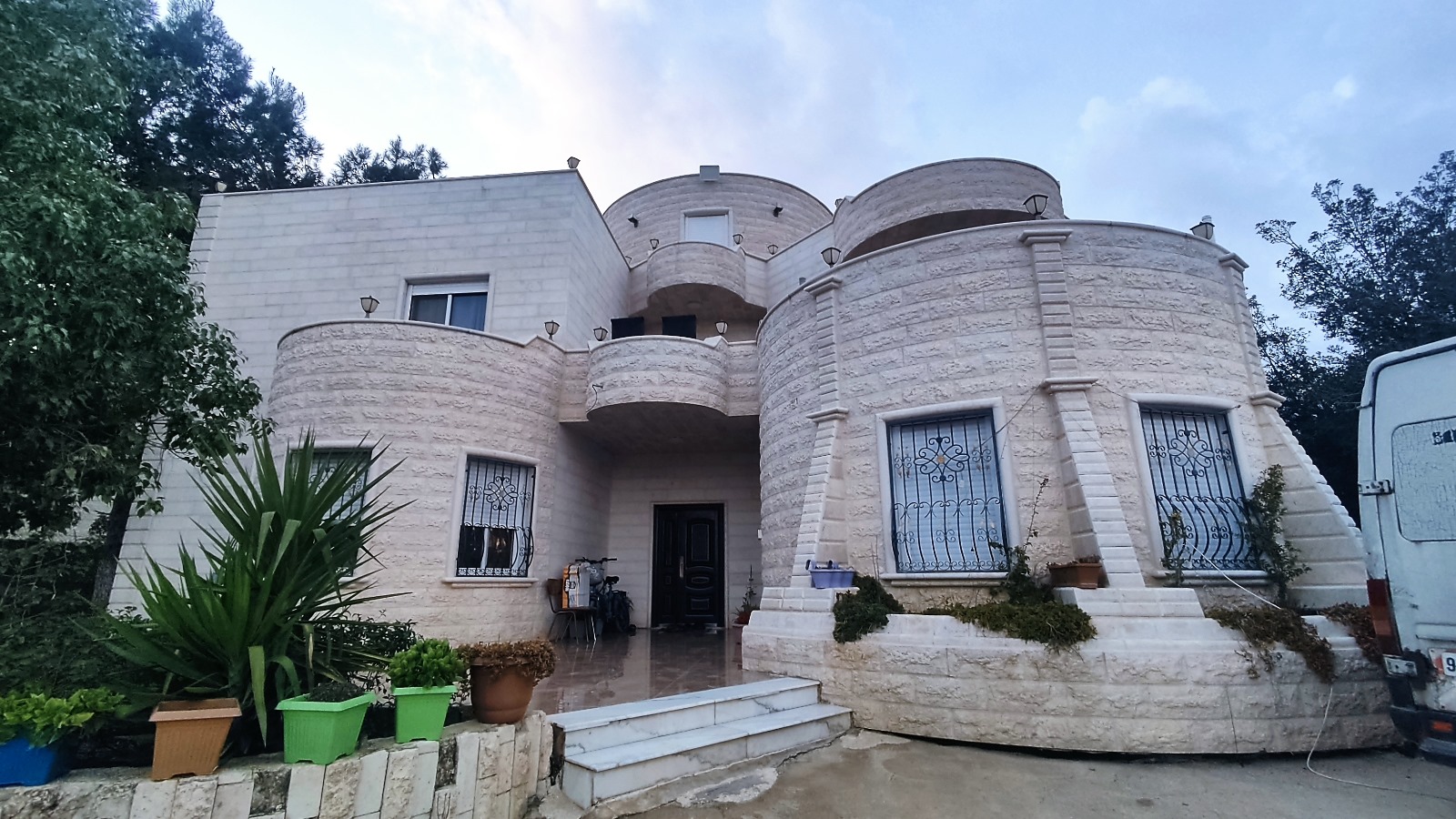 للبيع فيلا في الخليل مدينة الخليل 600 متر مربع